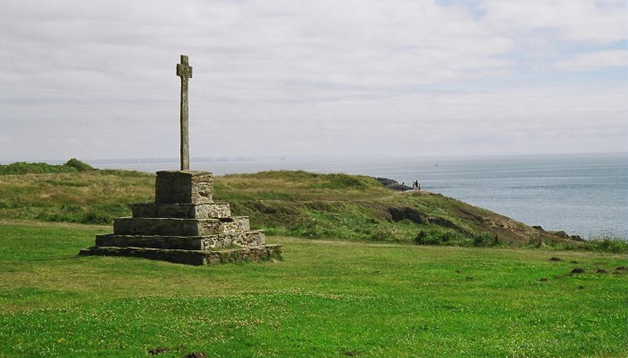 Pointe St Matthieu - Britany (France) July 2003 - Minolta Vectis S1