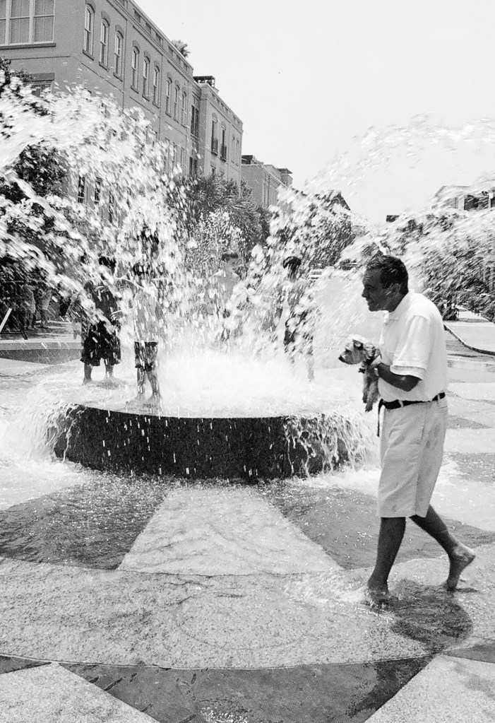 Charleston - July 2009 - Fountain - Nikon FM - Nikkor 24mm f:2.8