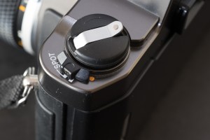 Olympus OM-2000 - the Spot metering selector