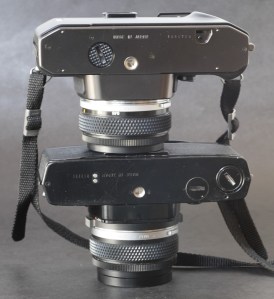 Olympus OM-2000 (top) and Olympus OM-2 - nothing in common (an OM motor drive can not be attached to the OM-2000)