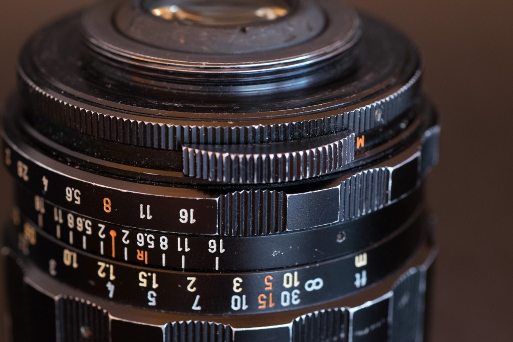 The "manual" mode has to be switched on when used on a mirrorless camera.