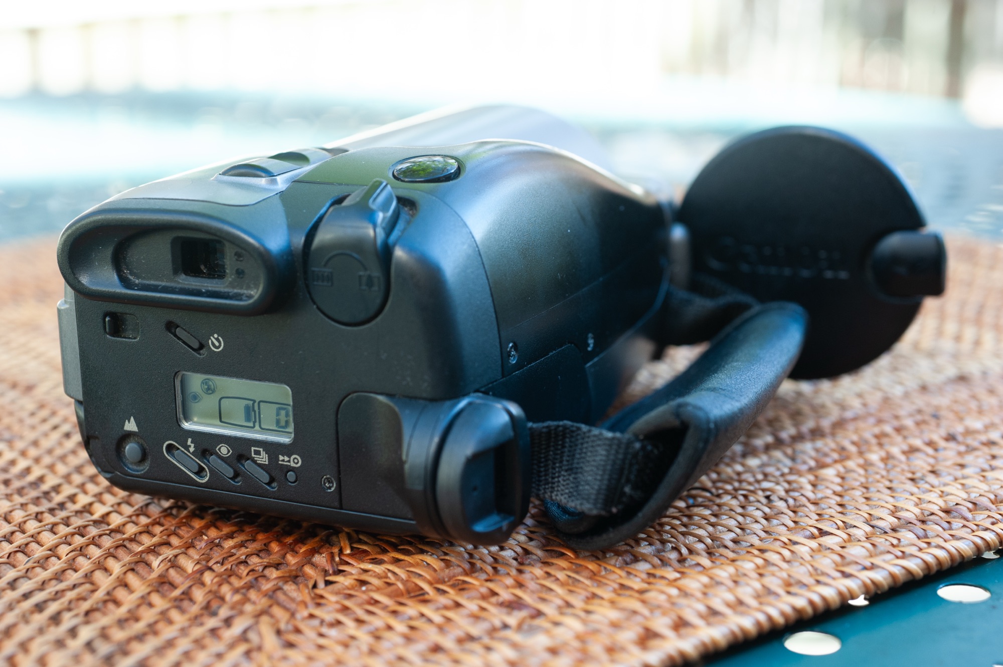 Canon Photura (Epoca) – a strange looking point and shoot camera