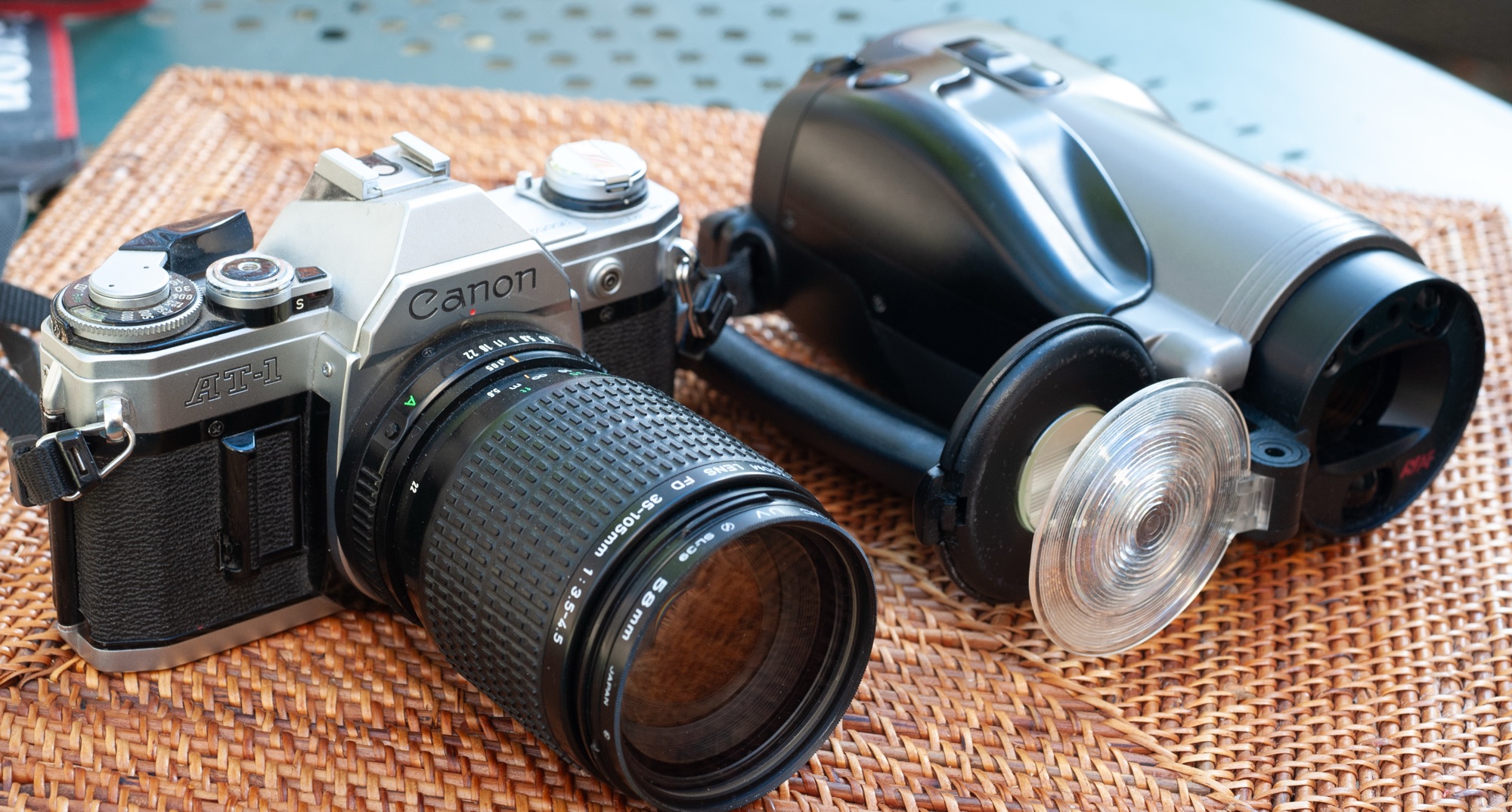 Canon Photura (Epoca) – a strange looking point and shoot camera