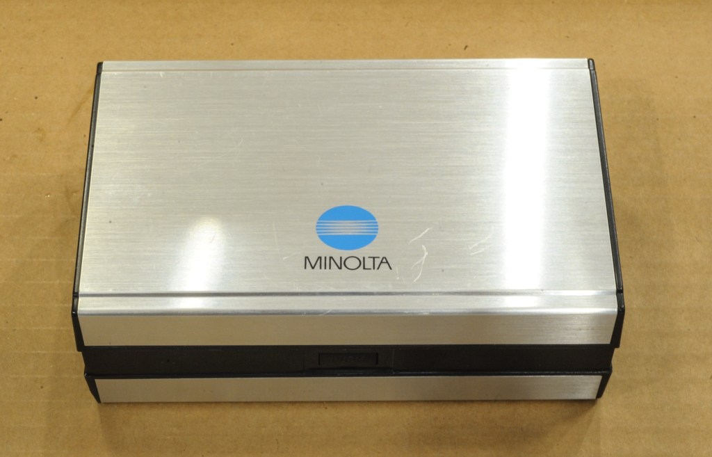 An attempt by Minolta to compete with the premium ultra compact category - with a unique selling proposition: it's an autofocus camera.